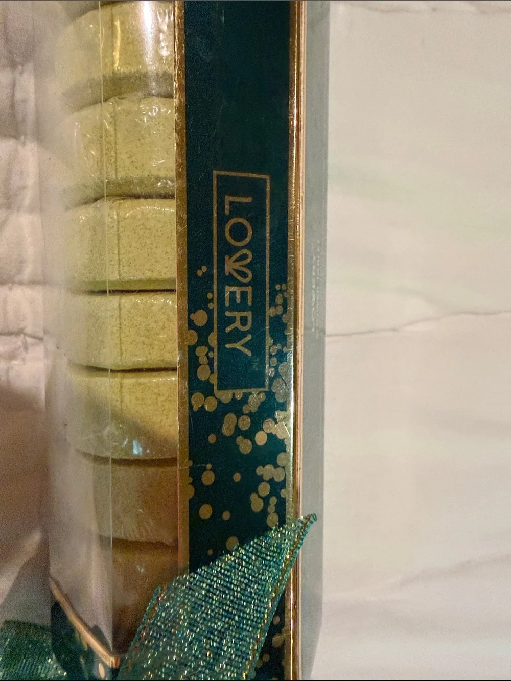 Love Green Bath Fizz Gift Cracker - Green Bath Bombs